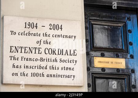 Targa centenaria di Entente Cordiale, Franco British Society presso l'Ambasciata di Francia a Londra, missione diplomatica della Francia nel Regno Unito. Foto Stock