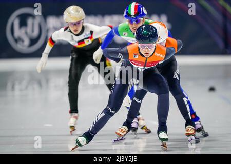 MONTREAL, CANADA - APRILE 10: Xandra Velzeboer dei Paesi Bassi durante il giorno 3 dei Campionati mondiali di Short Track dell'ISU alla Maurice Richard Arena il 10 Aprile 2022 a Montreal, Canada (Foto di Andre Weening/Orange Pictures) Foto Stock