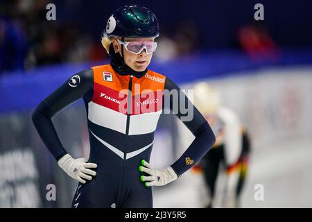 MONTREAL, CANADA - APRILE 10: Xandra Velzeboer dei Paesi Bassi durante il giorno 3 dei Campionati mondiali di Short Track dell'ISU alla Maurice Richard Arena il 10 Aprile 2022 a Montreal, Canada (Foto di Andre Weening/Orange Pictures) Foto Stock