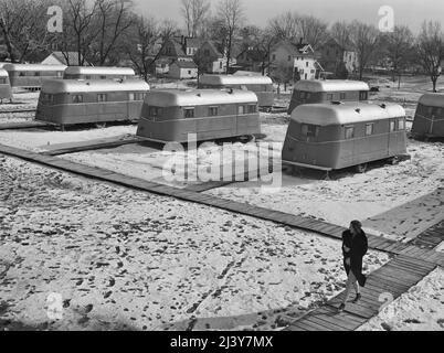 Burlington, Iowa. Unità Acres, FSA (Farm Security Administration) campo di rimorchio per lavoratori presso lo stabilimento di Burlington, febbraio 1942 Foto Stock