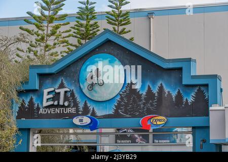 ORLANDO, USA - MARZO 07 2022: Cartello all'ingresso del giro E.T. presso gli Universal Studios Foto Stock