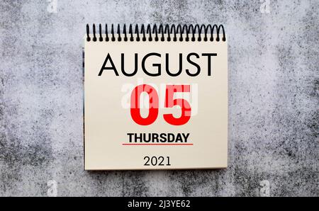 Salva la data scritta su un calendario - Agosto 05. Foto Stock