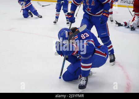 San Pietroburgo, Russia. 10th Apr 2022. SKA Hockey Club giocatore, Danila Moiseyev (No.93) visto durante il 2021-22 Kontinental Hockey League Conference Finals tra SKA San Pietroburgo e CSKA Mosca al Ice Palace. Punteggio finale; SKA San Pietroburgo 3:2 CSKA Mosca. Credit: SOPA Images Limited/Alamy Live News Foto Stock