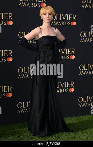 Londra, Regno Unito. 10th aprile 2022, Londra, Regno Unito. Jessie Buckley partecipa agli Olivier Awards 2022 al Royal Albert Hall di Londra. Credit: Doug Peters/EMPICS/Alamy Live News Foto Stock