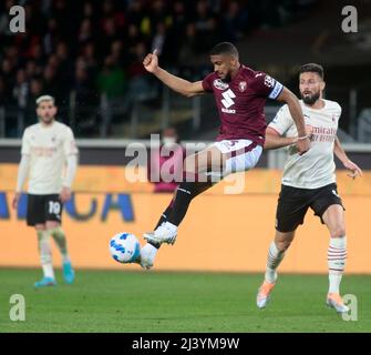 Torino, Italia. 10th Apr 2022. Bremer del Torino FC durante il campionato italiano Serie A football match tra Torino FC e AC Milano il 10 aprile 2022 allo Stadio Olimpico Grande Torino a Torino - Photo Nderim Kaceli/DPPI Credit: DPPI Media/Alamy Live News Foto Stock