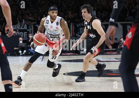 Malcolm Delaney (Armani Exchange Milano) durante la serie A1 campionato italiano LBA di basket partita Segafredo Virtus Bologna Vs. AIX Armani Exchange Olimpia Milano all'Arena Segafredo - Bologna, 10 aprile 2022 - Foto: Michele Nucci Foto Stock