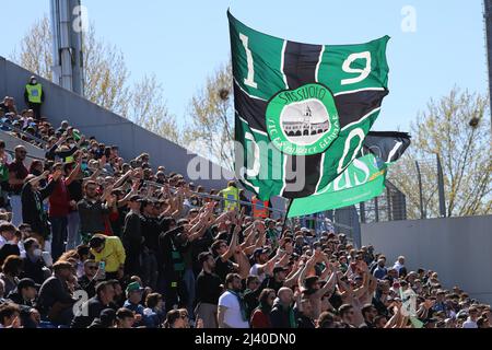 Reggio Emilia, Italia. 10th Apr 2022. Tifosi di SASSUOLO USA durante la Serie A match tra Sassuolo USA e Atalanta BC al Mapei Stadium-Città del Tricolore il 10 aprile 2022 a Reggio Emilia. Credit: Independent Photo Agency/Alamy Live News Foto Stock