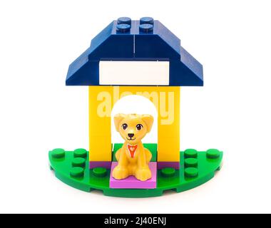 2021: LEGO costruttore serie Friends. Doghouse Foto Stock