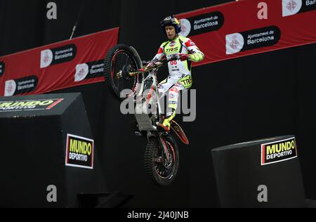 Sabadell, Barcellona, Spagna. 10th Apr 2022. Barcelona Spain10.04.2022 Adam Raga (TRRS Factory Team) controlla la moto durante la prova X a Palau Sant Jordi il 10 aprile 2022 a Barcellona. (Credit Image: © Xavi Urgeles/ZUMA Press Wire) Foto Stock