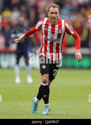 Londra, Inghilterra, 10th aprile 2022. Christian Eriksen di Brentford durante la partita della Premier League al Brentford Community Stadium di Londra. Il credito d'immagine dovrebbe leggere: Paul Terry / Sportimage Foto Stock