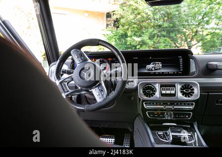 Slovenia, Lubiana - Luglio 5 2021: Mercedes G63 AMG nero Foto Stock