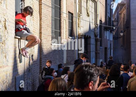 Madrid, Spagna, 10th aprile 2022. Le persone nelle strade di Madrid festeggiano il 'Domingo de Ramos' dopo due anni di emergenza COVID-19. È il tradizionale Foto Stock