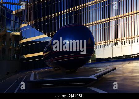 Transport, Zukunft, Dubai Expo, Weltausstellung, Architektur, Der Pavillon von DP World eine Konstruktion der modernen Architektur mit Rolltreppe Foto Stock