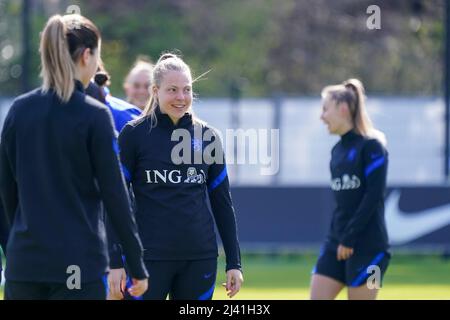 ZEIST, PAESI BASSI - APRILE 11: Jill Baijings dei Paesi Bassi durante una sessione di addestramento della squadra di calcio olandese delle donne al Campus KNVB il 11 Aprile 2022 a Zeist, Paesi Bassi (Foto di Jeroen Meuwsen/Orange Pictures) Foto Stock