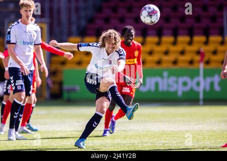 Farum, Danimarca. 10th, Aprile 2022. Alexander Munksgaard (13) di Aarhus GF visto durante la partita Superliga del 3F tra FC Nordsjaelland e Aarhus GF a destra al Dream Park di Farum. (Photo credit: Gonzales Photo - Dejan Obretkovic). Foto Stock