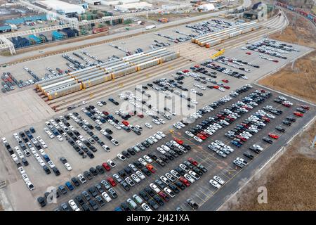 New F150 Lightning EVs at train loading, 7 aprile 20222, Ford River Rouge Complex, Ford Motor Company, Dearborn, MI, USA Foto Stock
