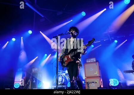 Torino, Italia. 07th Apr 2022. La band italiana del 'The Zen Circus' sul palco dell'OGR Torino, con il loro 'Last welcoming club tour' (Foto di Bruno Brizzi/Pacific Press/Sipa USA) Credit: Sipa USA/Alamy Live News Foto Stock