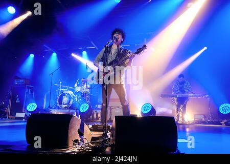 Torino, Italia. 07th Apr 2022. La band italiana del 'The Zen Circus' sul palco dell'OGR Torino, con il loro 'Last welcoming club tour' (Foto di Bruno Brizzi/Pacific Press/Sipa USA) Credit: Sipa USA/Alamy Live News Foto Stock