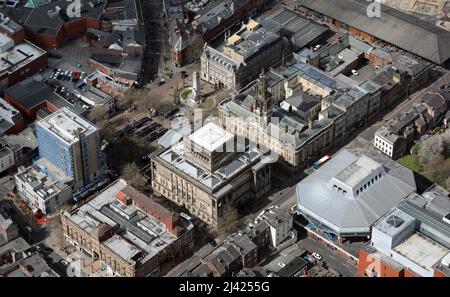 Vista aerea del centro di Preston, tra cui Preston Cenotaph e il museo Harris, la galleria d'arte e la biblioteca, il Lancashire Foto Stock