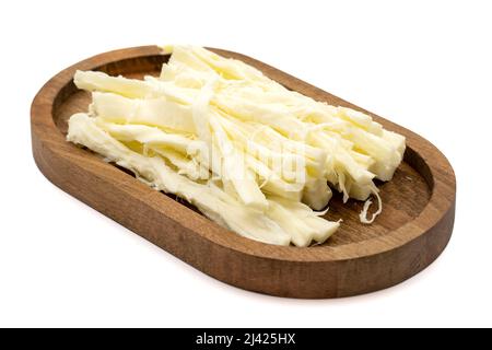 Formaggio Cecil o String isolato su sfondo bianco. Delizioso assortimento di formaggi. Primo piano Foto Stock