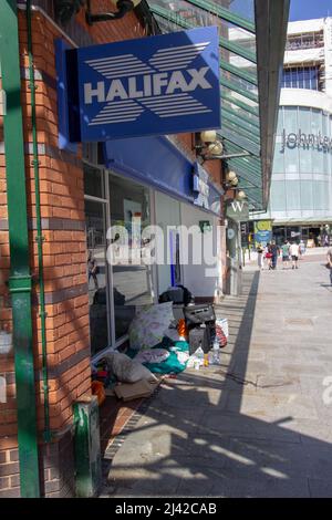 EXETER, Regno Unito - 18 LUGLIO 2021 filiale della Halifax Building Society sulla High Street Foto Stock