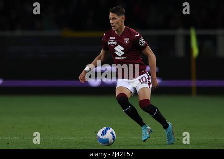 Torino, 10th aprile 2022. SASA Lukic del Torino FC durante la Serie A allo Stadio Grande Torino. Il credito d'immagine dovrebbe essere: Jonathan Moscrop / Sportimage Foto Stock
