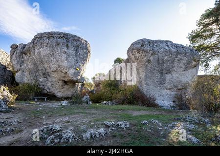 Formazioni carsiche nel parco Los Callejones de las Majadas, Cuenca, Spagna. Los Callejones rotta nella Serrania de Cuenca montagne, Castiglia la Manc Foto Stock