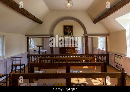 La Cappella Georgiana del 1743, restaurata nel 1986. Harmington Hall, una casa medievale e elisabettiana del 16th secolo nel Worcestershire, Inghilterra. Foto Stock