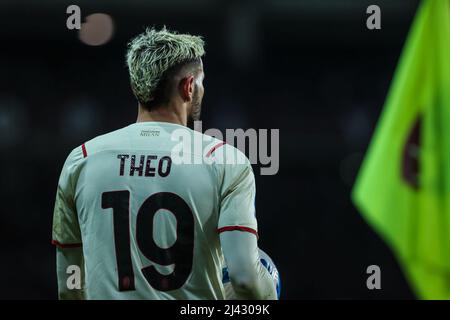 Torino, Italia. 10th Apr 2022. Theo Hernandez di AC Milan durante la Serie a 2021/22 partite di calcio tra Torino FC e AC Milan all'Olimpico Grande Torino Stadium di Torino.(Punteggio finale; Torino FC 0 - 0 AC Milan) (Foto di Fabrizio Carabelli/SOPA Images/Sipa USA) Credit: Sipa USA/Alamy Live News Foto Stock