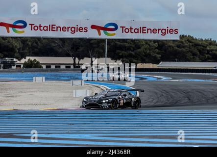 69 al HARTHY Ahmad (omn), DE HAAN Sam (gbr), SORENSEN Marco (dnk), Oman Racing avec TF Sport, Aston Martin Vantage AMR, in azione nel corso del Prologo ufficiale della 2022 ELMS European le Mans Series sul circuito Paul Ricard dal 11 al 12 aprile, a le Castellet, Francia - Foto Marc de Mattia / DPPI Foto Stock