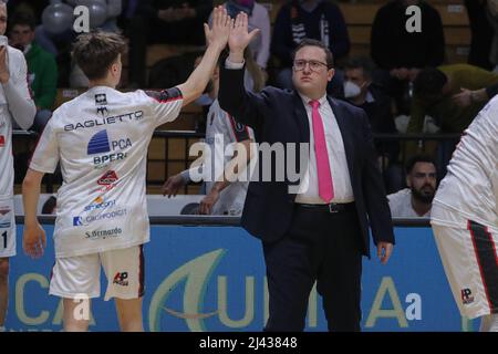 PalaRadi, Cremona, Italia, 10 aprile 2022, Marco Ramondino (Bertram Yachts Tortona) durante Vanoli Basket Cremona vs Bertram Dutthona Tortona - Italia Foto Stock