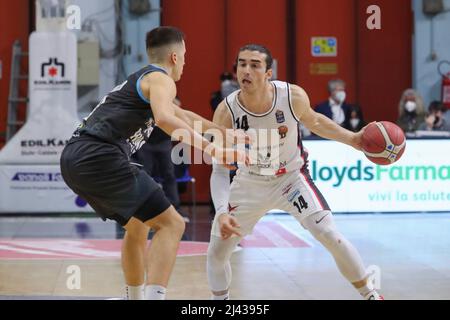 PalaRadi, Cremona, Italia, 10 aprile 2022, Bruno Mascolo (Bertram Yachts Tortona) durante Vanoli Basket Cremona vs Bertram Dutthona Tortona - Italiano Foto Stock