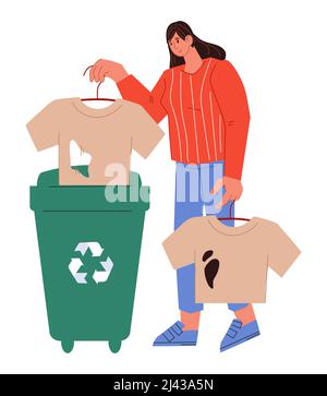 Riciclare vestiti e tessile eco concept.Woman porta vestiti usati per il riciclaggio. Produzione di tessuti riutilizzabili eco-compatibili, illustrazione vettoriale piatta iso Illustrazione Vettoriale
