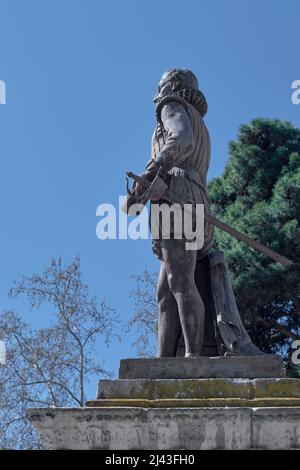 Scultura di Miguel di Cervantes Saavedra, autore di 'Don Quijote de la Mancha, nella piazza dell'Università di Valladolid Foto Stock