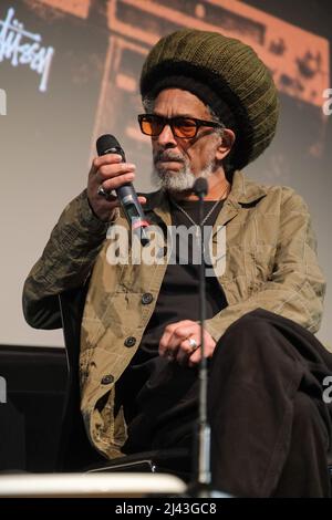 Londra, Regno Unito. 11th Apr 2022. REGNO UNITO. Lunedì 11 aprile 2022. Don Letts sul palco a Mark Kermode nel 3D presso la BFI Southbank. Foto di Credit: Julie Edwards/Alamy Live News Foto Stock