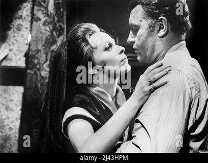 Claire Bloom, Rod Steiger, on-set of the Film, 'The Illustrated Man', Warner Bros.-Seven Arts, 1969 Foto Stock