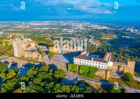 Veduta aerea del castello a Palmela vicino Setubal, Portogallo. Foto Stock