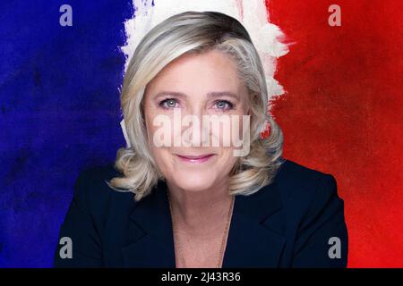 Marine le Pen con bandiera francese Foto Stock