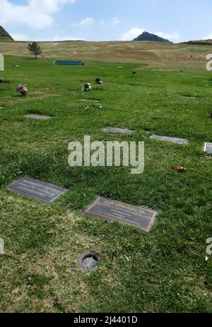 Los Angeles, California, USA 10th Aprile 2022 attore/modello Sam Sarpong Jr.'s grave at Forest Lawn Memorial Park Hollywood Hills il 10 Aprile 2022 a Los Angeles, California, USA. Foto di Barry King/Alamy Stock Foto Foto Stock