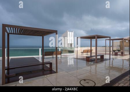 Elevador do Peneco piattaforma e torre di osservazione, Albufeira, Algarve, Portogallo, Europa Foto Stock