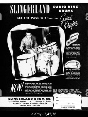 Un annuncio a pagina intera da una rivista di musica americana del 1955 che presenta la leggenda del batterista gene Krupa che sostiene la batteria di Slingerand. Foto Stock