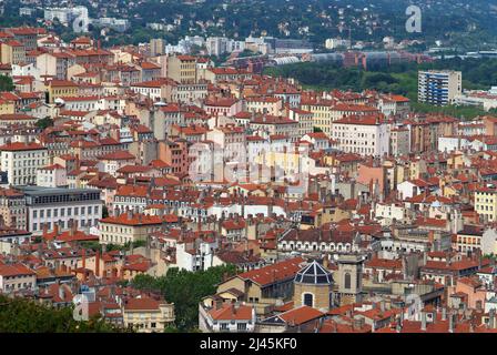 Lione (Francia centro-orientale): Vista aerea delle case tradizionali sulla collina del quartiere la Croix-Rousse Foto Stock