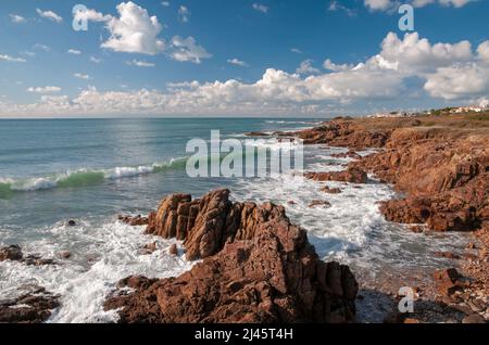 La Cote de Lumiere (Costa di luce) vicino a les Sables d'Olonne. Lungo la costa della Vendee (85), Pays de la Loir, si trovano numerose località balneari Foto Stock