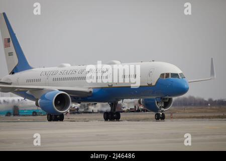 Otopeni, Romania - 11 marzo 2022: Aereo Air Force 2, il velivolo United States Air Force che porta il vicepresidente degli Stati Uniti. Foto Stock