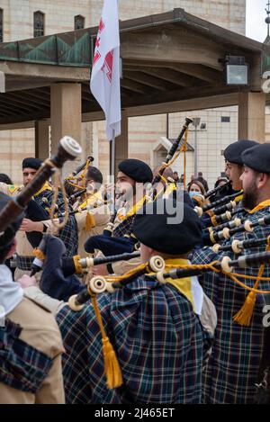 Processione del giorno dell'Annunciazione presso la chiesa greco-ortodossa di Annunciazione a Nazareth, Israele Foto Stock