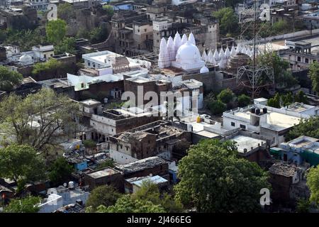 Chanderi Heritage City, India. 12th Apr 2022. Forte e Templi a Chanderi Heritage City, a Chanderi Madhya Pradesh, India il 12 aprile 2022. (Foto di Ravi Barr/Sipa USA) Credit: Sipa USA/Alamy Live News Foto Stock