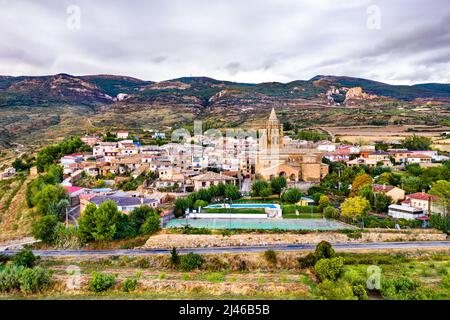 Loarre città con il suo castello. Provincia di Huesca - Aragona, Spagna Foto Stock