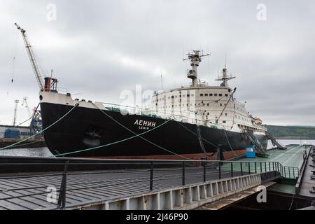 Murmansk, Russia - 24 luglio 2017: Il primo rompighiaccio nucleare Lenin ormeggiato al molo di Murmansk Foto Stock