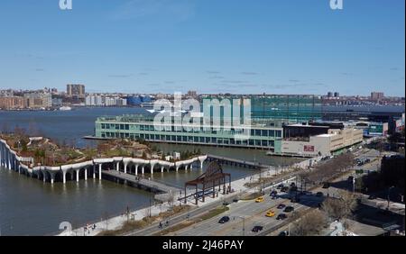 Little Island, Hudson River Park, Manhattan, New York, USA Foto Stock