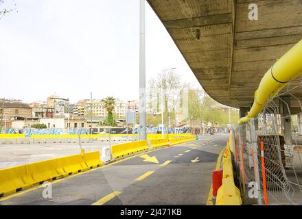 Opere di decostruzione della tangenziale con la torre Agbar e il museo di design di Les Glories a Barcellona, Catalogna, Spagna, Europa Foto Stock